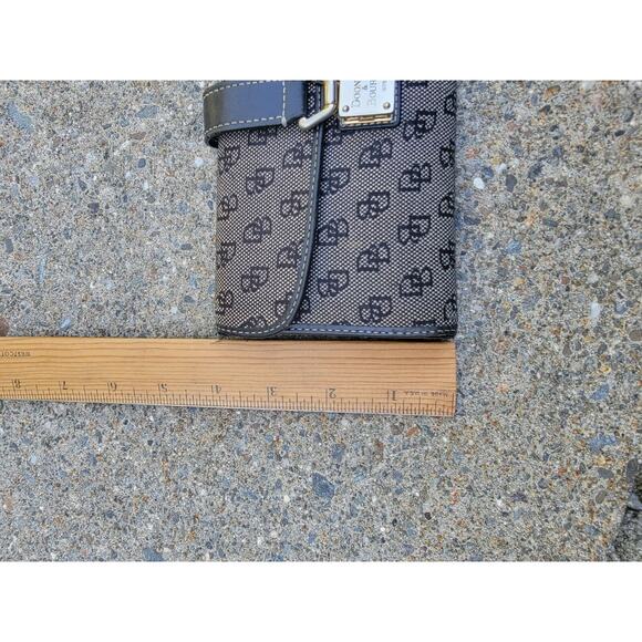 Vintage Dooney & Bourke Signature Checkbook Wallet Lock Key CANVAS Black READ - Picture 11 of 11